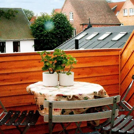 Apartment 5 Person Holiday In